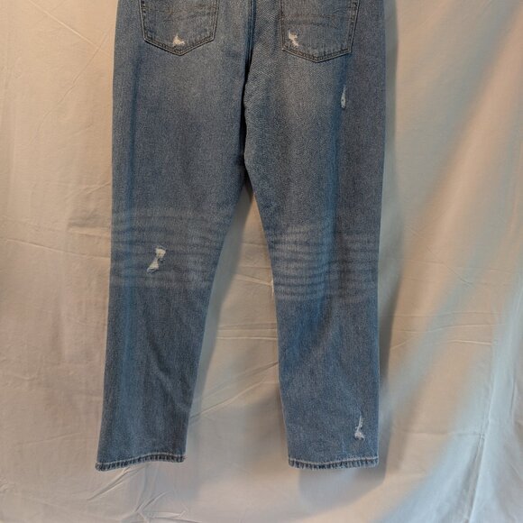 Ripped Mom Jeans - Picture 2 of 4